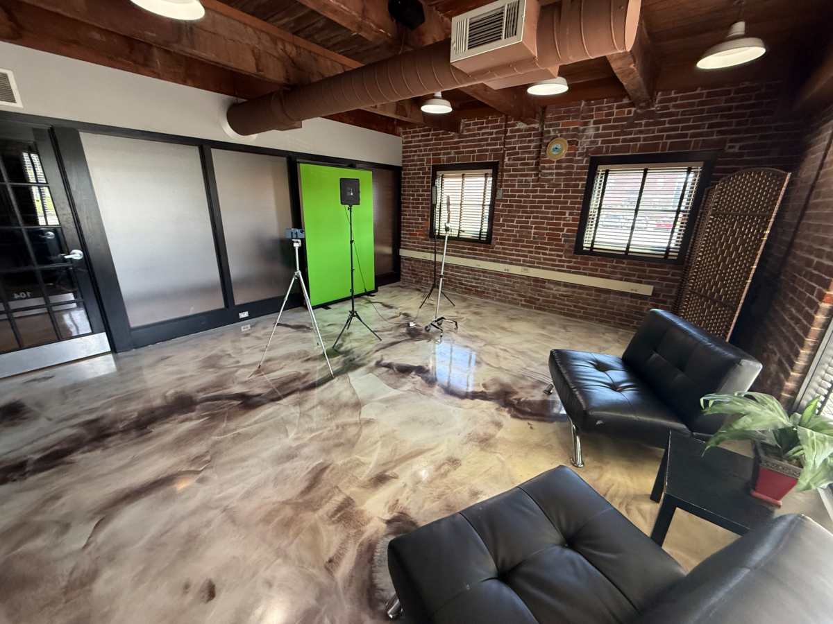 Studio 104